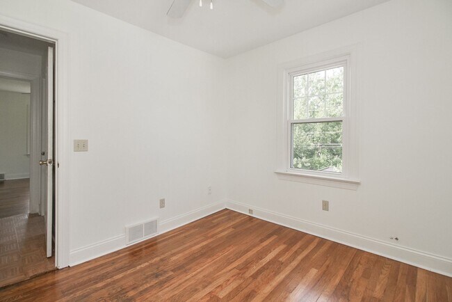 Building Photo - 3372 Sutton Rd