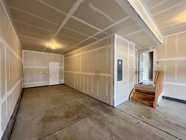 Building Photo - 1843 Ruddlesway Dr