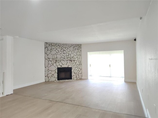 Building Photo - 255 Capri Cir N