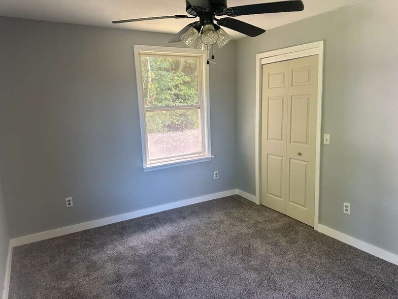 Building Photo - 66 Layton St