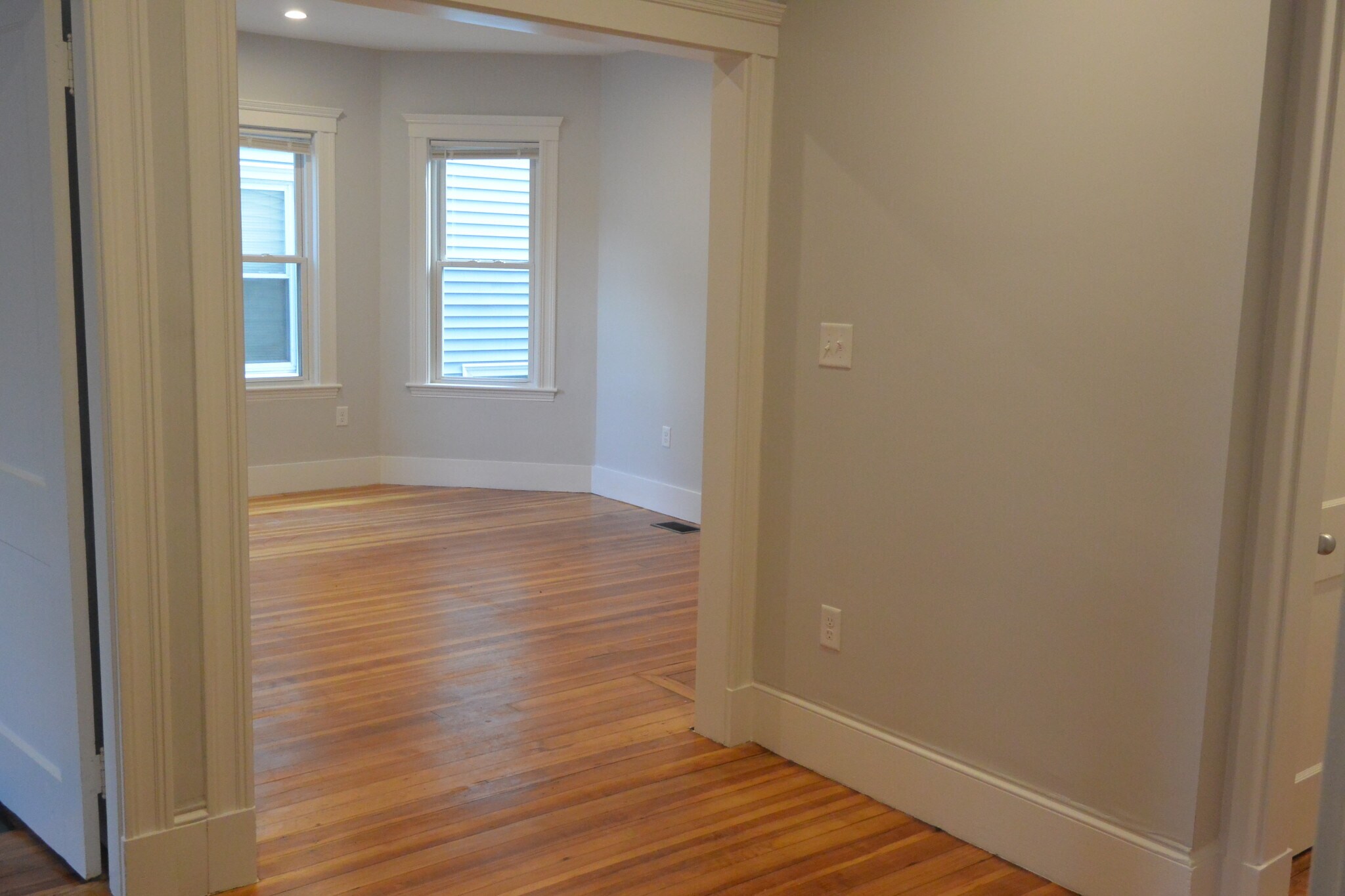 Building Photo - 54 Tremont St