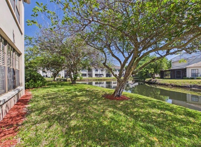 Building Photo - 2450 Pelican Ct