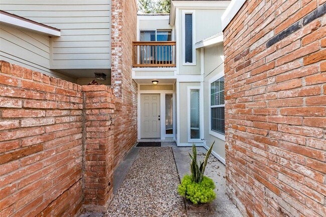 Building Photo - 2 Dorado Dr