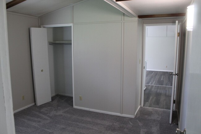 Building Photo - 3-4 Bedroom Cloverdale Home in a Quiet Cou...