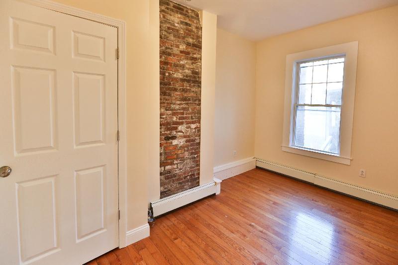 Building Photo - 82 Bremen St