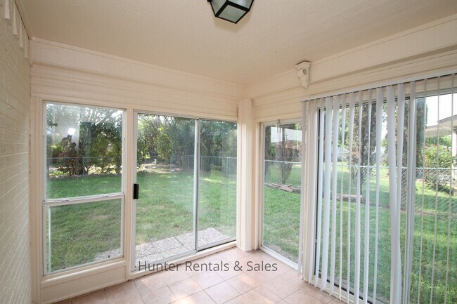 Building Photo - Winfield Estates!