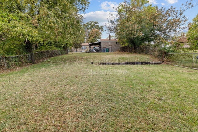 Building Photo - 1821 Korando Ave