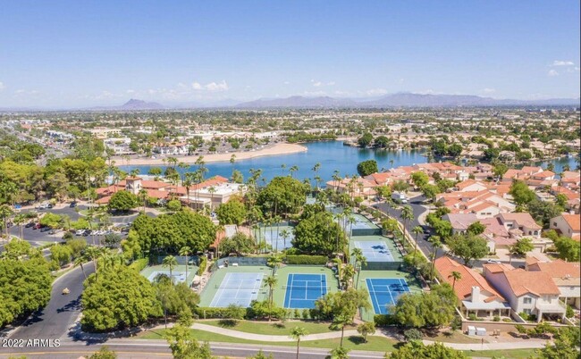 Building Photo - 1515 E Beacon Dr