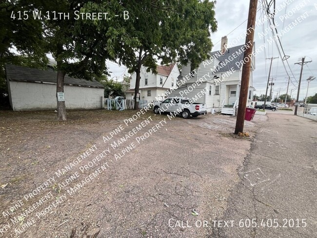 Building Photo - 415 W 11th St
