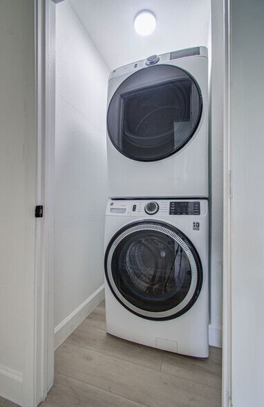 Building Photo - 15448 Chipman Ln.