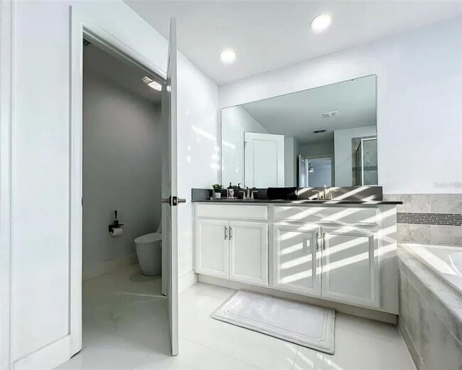 Building Photo - 2143 Camden Loop