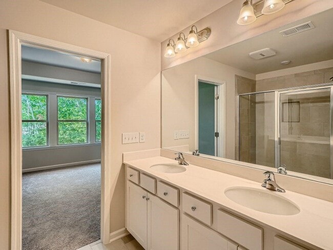 Building Photo - 3537 Hidden Valley Cir