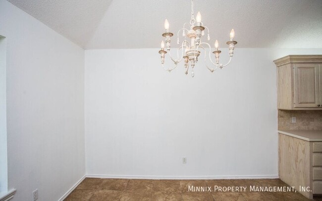 Building Photo - 3305 103rd St