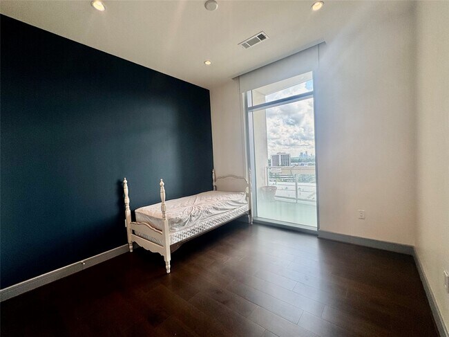 Building Photo - 4521 San Felipe St