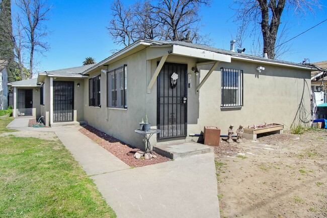 Primary Photo - 754 W 11th St