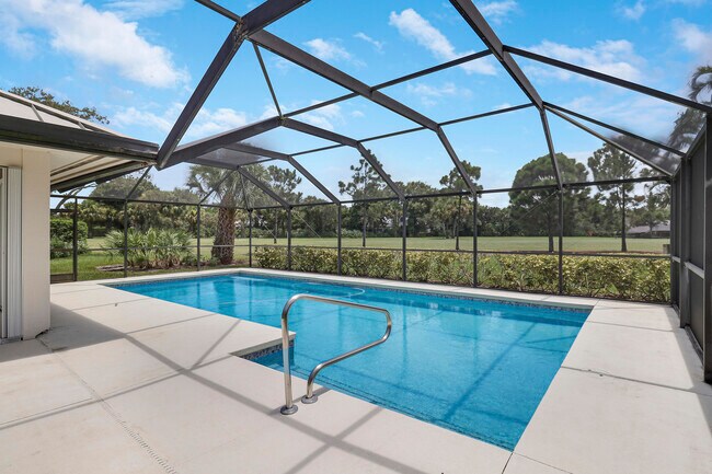 Building Photo - 5740 SE Winged Foot Dr
