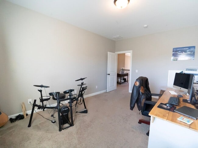 Building Photo - Elegant Richmond Hill Home with Screened Patio & Lagoon Views