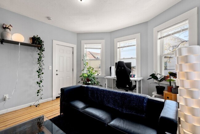 Building Photo - 170 Allston St