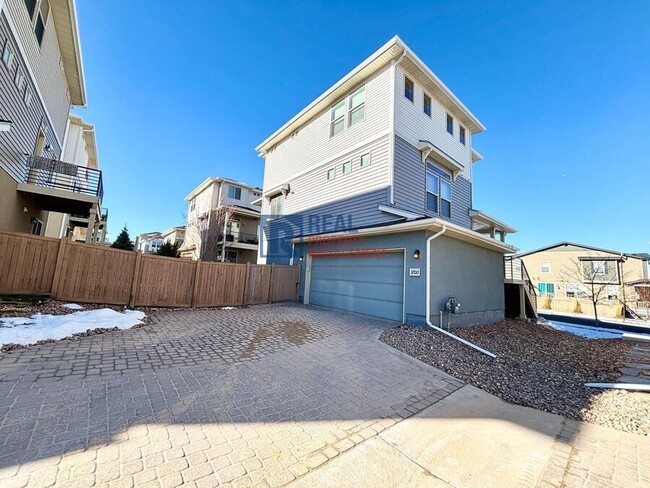 Building Photo - 3700 Celestial Ave