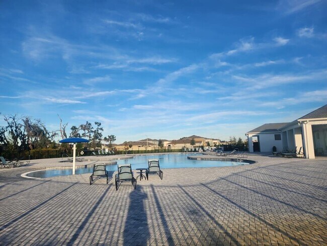 Building Photo - 1622 Reservoir Pl