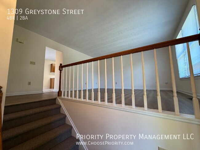 Building Photo - 1309 Greystone St