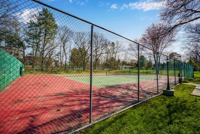 Building Photo - 1155 Dickinson St