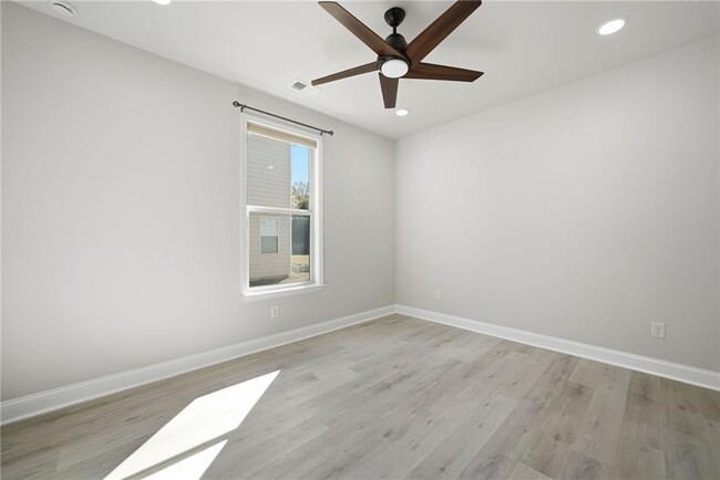 Building Photo - 7040 Ansley Pk Wy