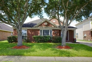 Building Photo - 2734 Troy Dr