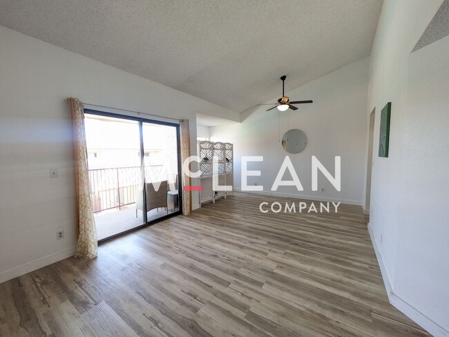 Building Photo - Stylish 1-Bedroom Upstairs Apartment with ...