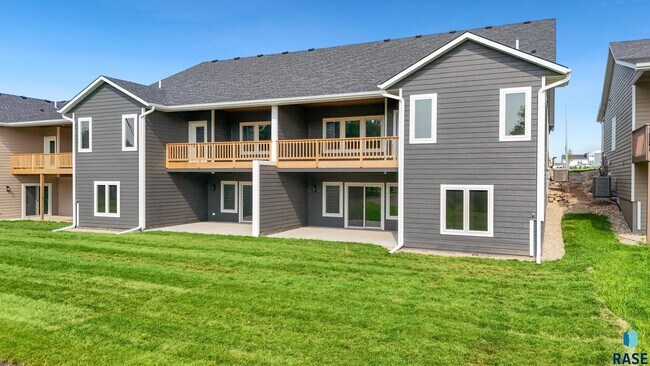 Building Photo - 1113 S Foss Ave