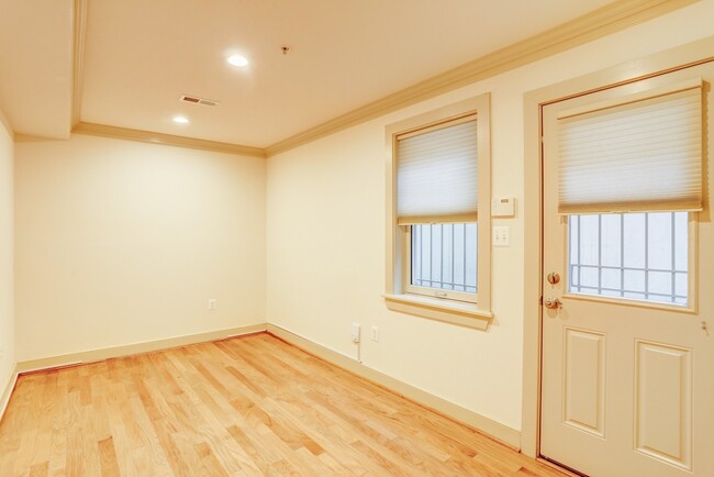 Building Photo - One-Month Free Rent with a move-in by 11/3...