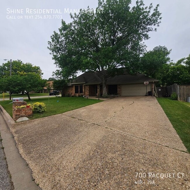 Building Photo - 700 Racquet Ct