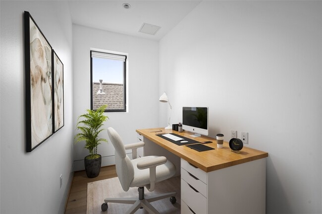 Building Photo - 2406 Tangley St