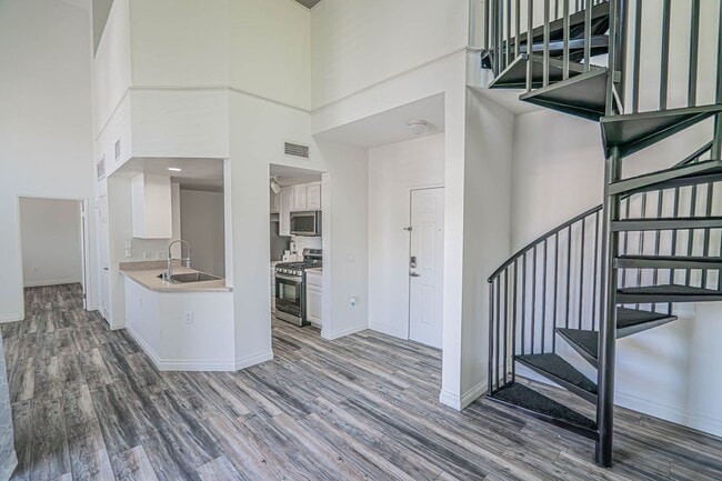 Building Photo - 1 Bedroom + Loft in the Bordeaux Community of Saugus!
