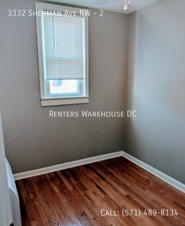 Building Photo - Updated 1BR+Den w/ private patio in heart ...