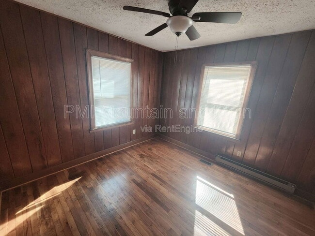 Building Photo - 2 Woodlands Dr