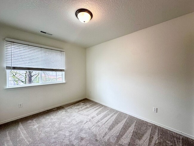 Building Photo - Beautiful 3-Bedroom, 2.5-Bath Condo with Modern Comforts!