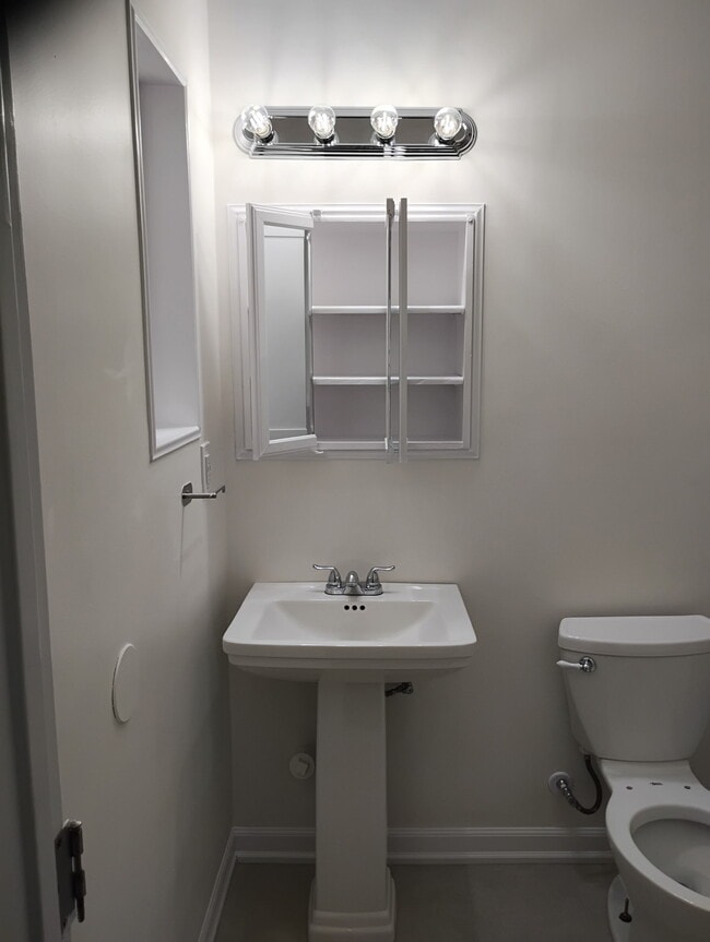 Building Photo - 16315 Rochlen St