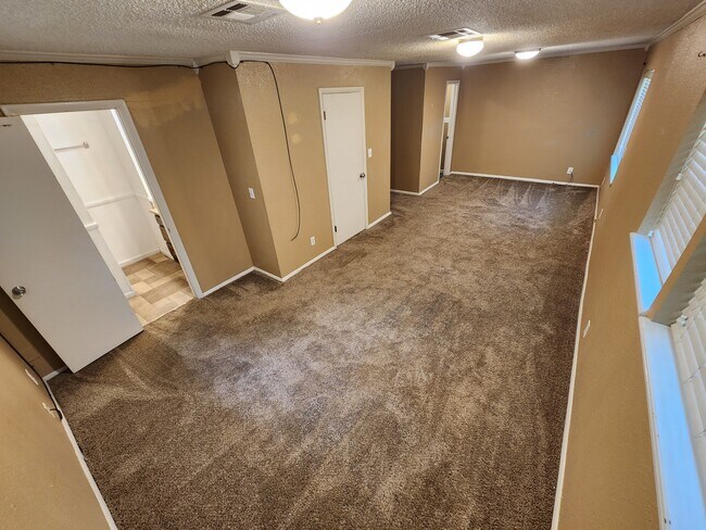 Building Photo - 8233 County Rd 1540