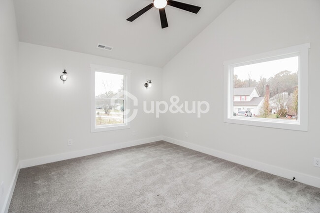 Building Photo - Fantastic 2bd/2ba home! Let yourself in!