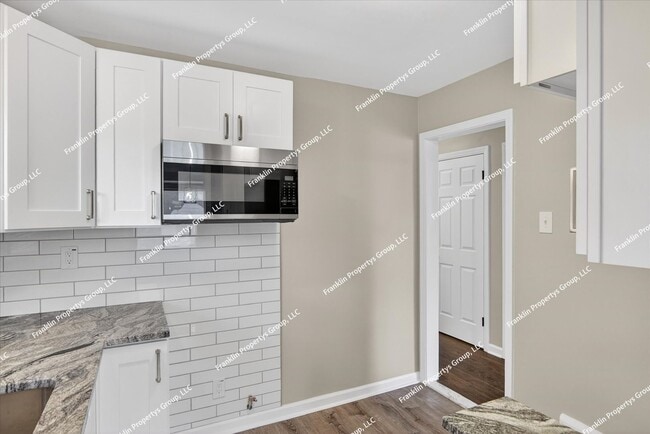 Building Photo - Fully Renovated 3-Bedroom Brick Bungalow in Detroit, 48235