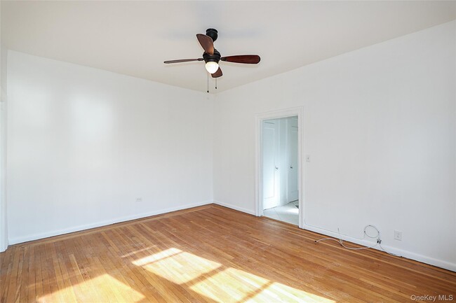 Building Photo - 115-25 Metropolitan Ave