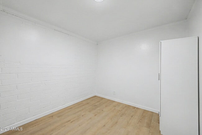 Building Photo - 2038 E Lemon St