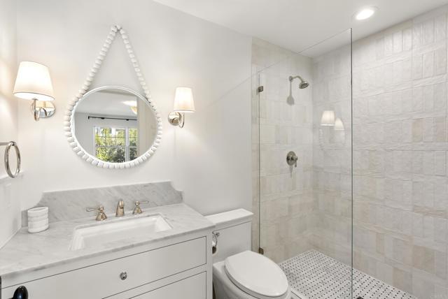 Building Photo - 210 Estrella St