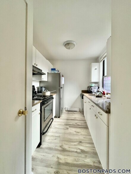 Building Photo - 774 Columbus Ave