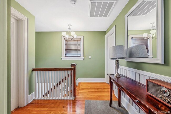 Building Photo - 53 Mowbray Ave