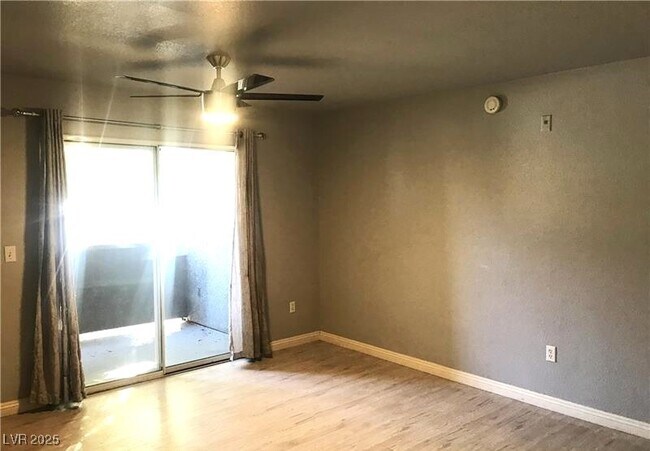 Building Photo - 555 E Silverado Ranch Blvd