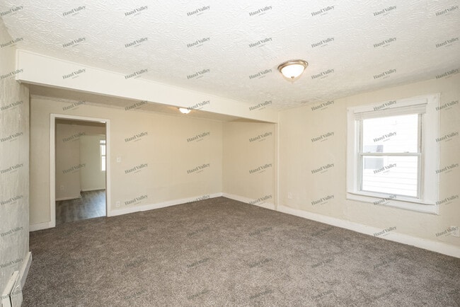 Building Photo - 1662 Crestwood Rd