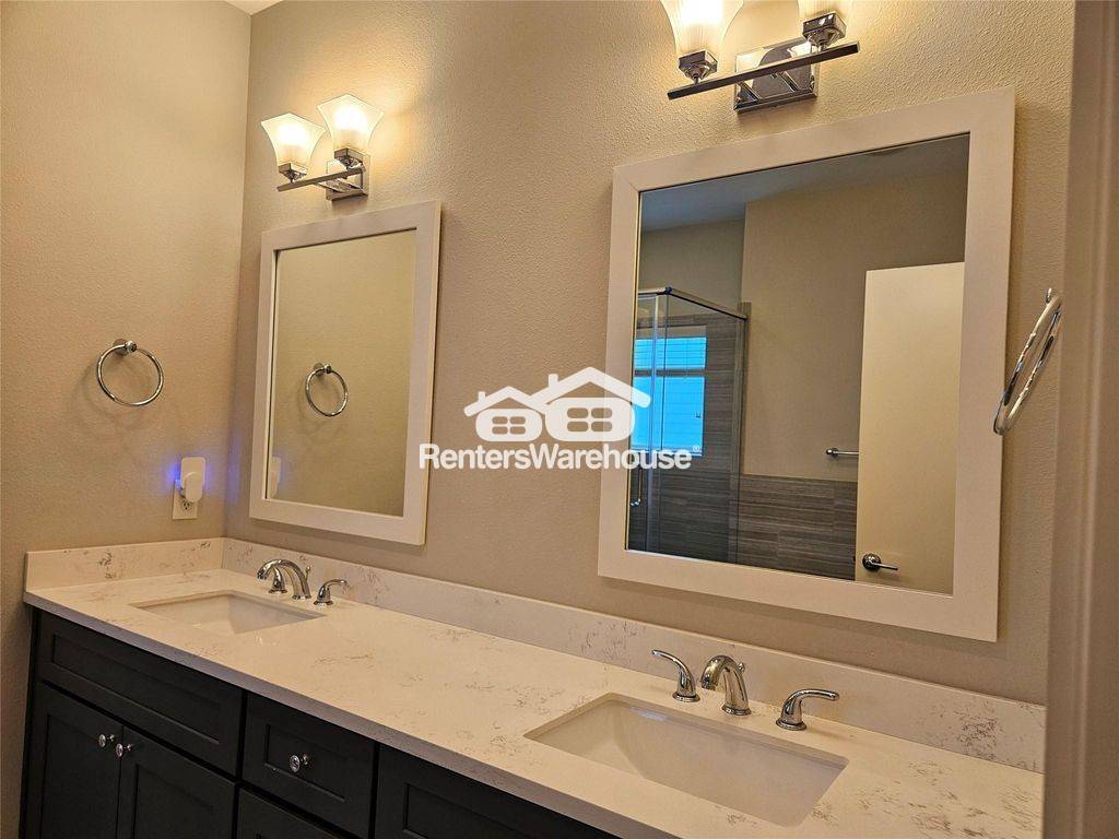 Building Photo - 2621 Hutchins St