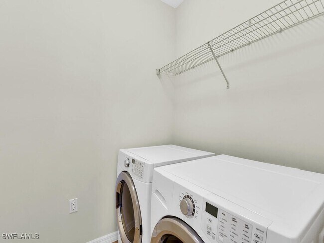 Building Photo - 3446 Acapulco Cir